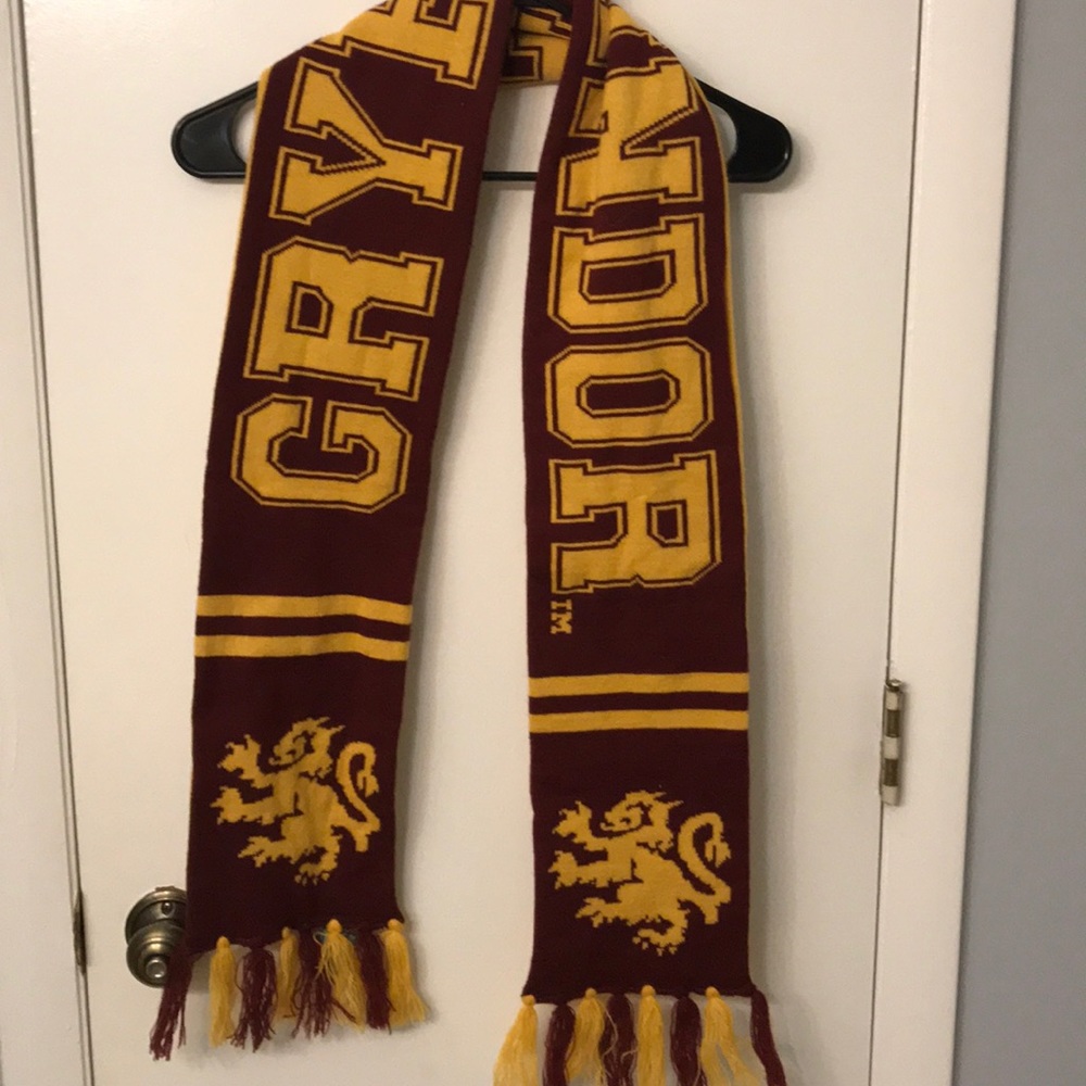 Gryffindor scarf! Worn once